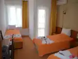 Трёхместный номер Эконом с балконом