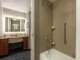 Четырёхместный люкс c 1 комнатой