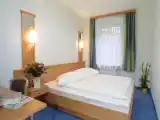 Кровать в общем номере