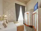 Люкс с красивым видом из окна
