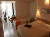 Трёхместный номер Стандарт с балконом