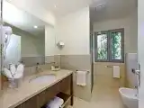 Двухместный номер Стандарт с частичным видом на море