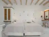 Студия с красивым видом из окна