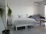 Студия с видом на море