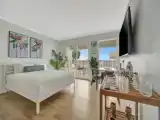 Четырёхместные апартаменты Premier с балконом и oceanfront
