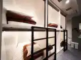 Кровать в общем номере (мужской номер)