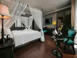 Люкс с балконом и с видом на город