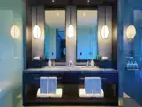 Двухместный клубный номер Luxury с балконом и с видом на город
