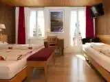 Трёхместный номер Стандарт с балконом