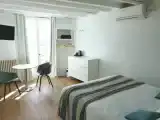 Пятиместный полулюкс с видом на море