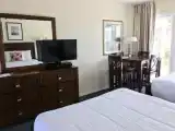 Студия с видом на бассейн