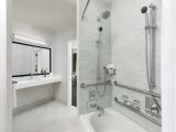 Двухместный номер Mobility/Hearing Accessible with Tub
