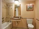 Четырёхместный номер для гостей с ограниченными возможностями Resort View