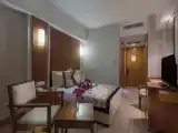 Номер Стандарт с балконом и с частичным видом на море