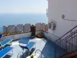 Трёхместный номер Стандарт с балконом и с частичным видом на море