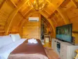 Вилла с видом на озеро