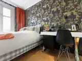 Трёхместный номер Deluxe с балконом и с видом на канал