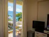 Двухместный номер Стандарт с балконом и с частичным видом на море