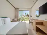Двухместный номер с видом на бассейн