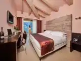 Двухместный номер Deluxe с балконом и с видом на озеро