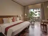 Номер Deluxe с видом на бассейн