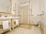 Двухместный номер Стандарт с частичным видом на море