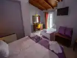 Трёхместный номер Стандарт с балконом