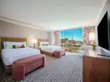 Четырёхместный люкс High Floor Remodeled Premier c 1 комнатой с видом на Лас-Вегас-Стрип