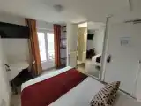 Двухместный номер Эконом с балконом и с видом на море