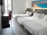Трёхместный номер Стандарт
