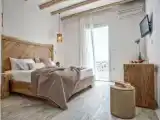 Трёхместный номер Стандарт с балконом