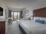 Номер с балконом и с видом на озеро