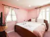 Коттедж с видом на сад