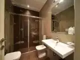 Трёхместный номер Комфорт с частичным видом на море