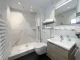 Двухместный номер Комфорт с балконом и с видом на озеро