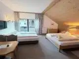 Пятиместный люкс с 2 комнатами с балконом