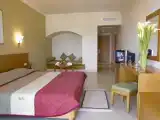Одноместный номер Стандарт с балконом и с видом на сад
