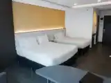 Трёхместный семейный номер Стандарт с балконом