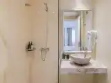 Люкс с 2 комнатами с балконом и с видом на город