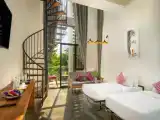 Люкс Пентхаус с балконом и с видом на бассейн