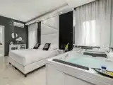 Люкс с балконом