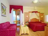 Двухместный полулюкс с балконом и с видом на озеро