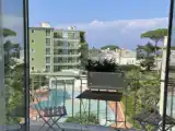 Четырёхместные апартаменты с частичным видом на море