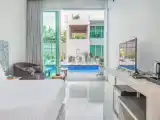Номер Deluxe с видом на бассейн