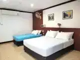 Трёхместный номер Deluxe с балконом
