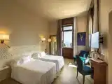 Двухместный номер Стандарт с балконом и с видом на озеро