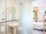 Трёхместный номер Стандарт с балконом