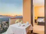 Четырёхместный номер Стандарт с видом на море