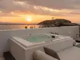 Номер Стандарт с 4 комнатами с балконом и с видом на море