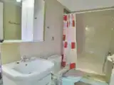 Семейная студия с видом на бассейн